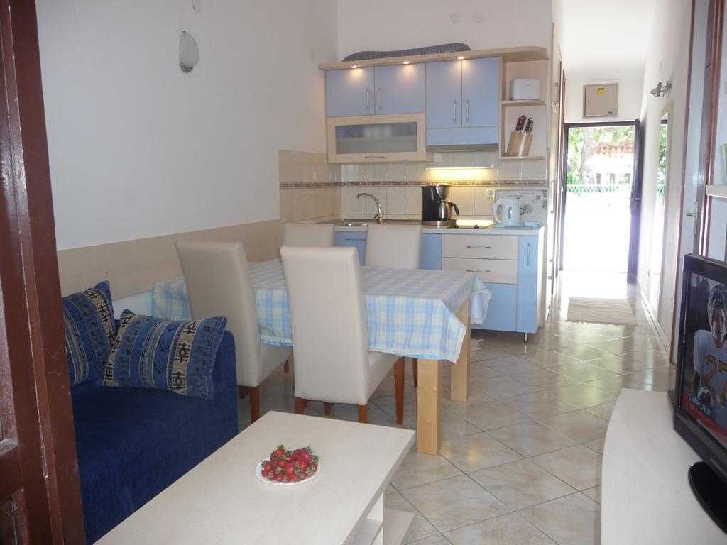 Apartments Lavica Podstrana Kamer foto